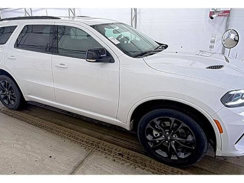 Used 2022 Dodge Durango GT image 2