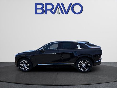 New 2024 Cadillac Lyriq Luxury image 8