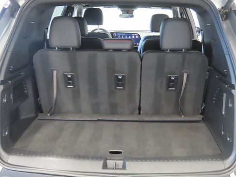 Used 2025 Chevrolet Traverse Z71 AWD/4WD image 17