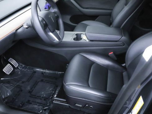 Used 2022 Tesla Model Y Performance image 5