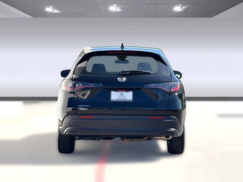 Certified 2023 Honda HR-V LX image 9