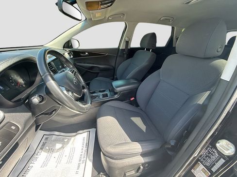 Used 2019 Kia Sorento S image 22