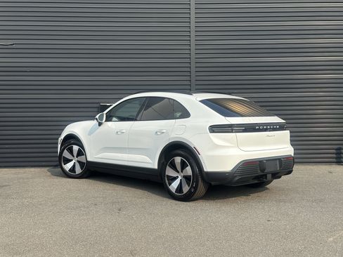 Certified 2024 Porsche Macan 4 Electric AWD/4WD image 3