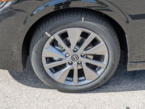 New 2026 Nissan Sentra SL w/ Floor Mat Package FWD image 4