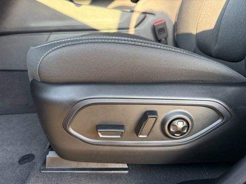 New 2025 Jeep Grand Cherokee Laredo X w/ Luxury Tech Group I image 14