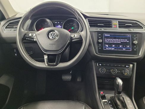 Used 2021 Volkswagen Tiguan SE image 22