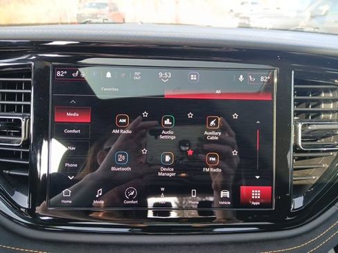 Certified 2022 Dodge Durango R/T w/ Hemi Orange Plus Package image 22