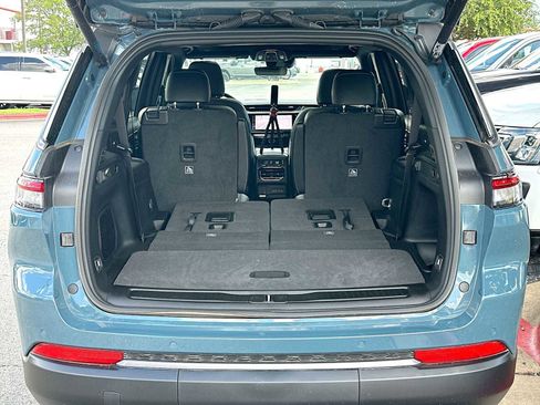 New 2026 Jeep Grand Cherokee L Limited w/ Limited Altitude Package AWD/4WD image 28