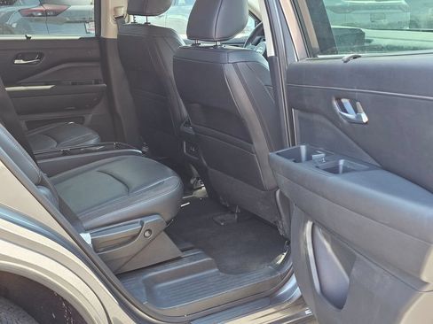 Used 2025 Nissan Pathfinder SL w/ SL Premium Package AWD/4WD image 14