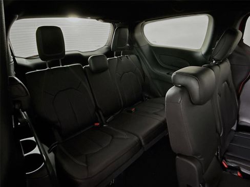 New 2026 Chrysler Pacifica Select image 27