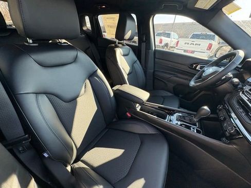 New 2026 Jeep Compass Latitude image 27