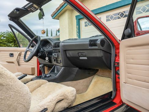Used 1988 BMW 325i Convertible RWD image 30