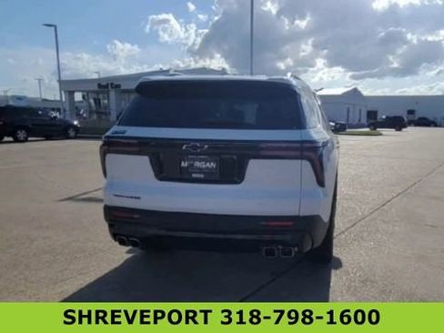 Certified 2025 Chevrolet Traverse LT w/ Midnight/Sport Edition FWD image 8