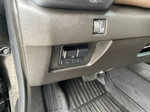 Used 2024 GMC Canyon Denali AWD/4WD image 27