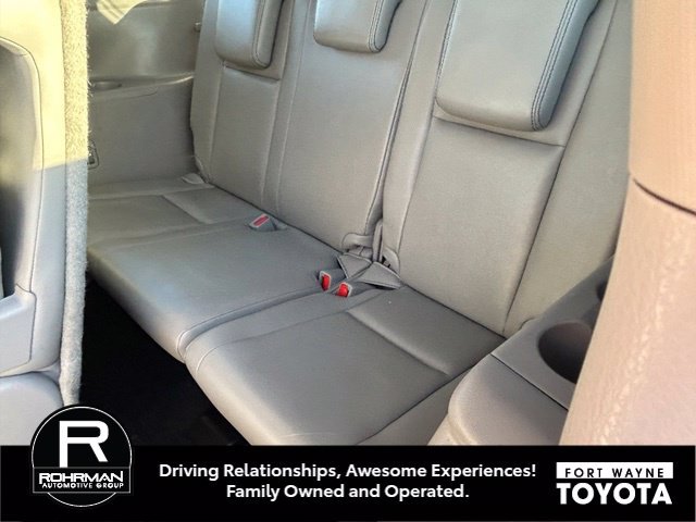 Used 2017 Toyota Highlander XLE AWD/4WD image 11