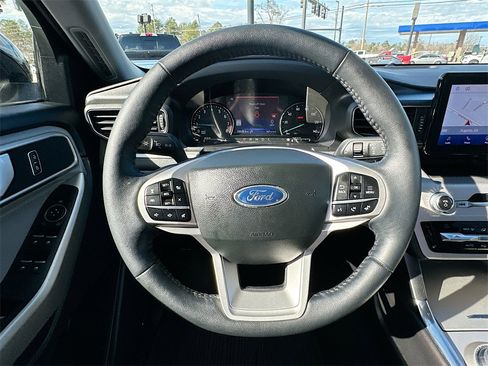 Used 2023 Ford Explorer XLT w/ Equipment Group 202A image 18