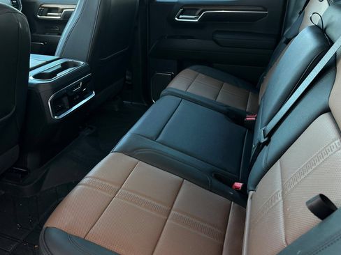 Used 2024 Chevrolet Silverado 1500 High Country w/ Technology Package AWD/4WD image 12