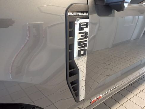 Used 2025 Ford F350 Platinum w/ Platinum Plus Package AWD/4WD image 6