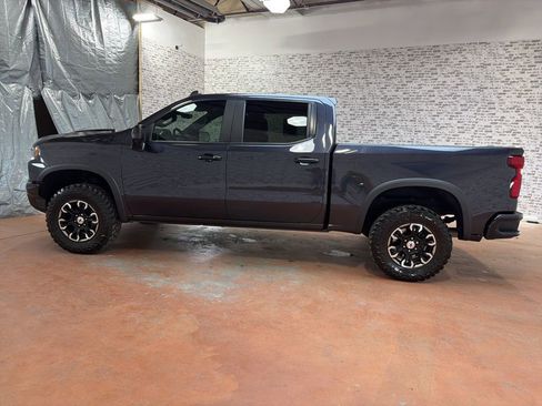Used 2023 Chevrolet Silverado 1500 ZR2 w/ Technology Package image 4