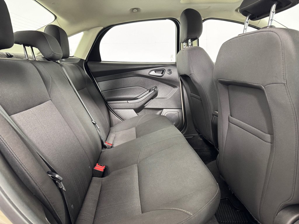 Used 2017 Ford Focus SEL w/ Cold Weather Package FWD image 18