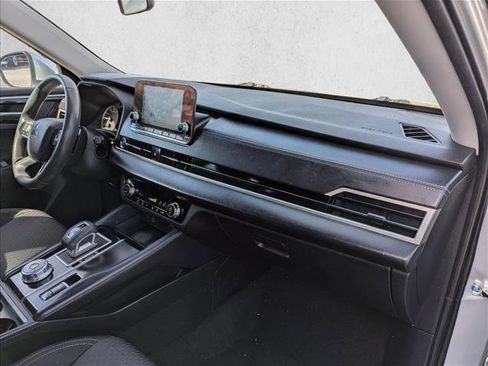 Used 2023 Mitsubishi Outlander ES image 26