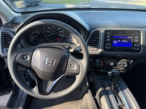 Used 2018 Honda HR-V LX image 21