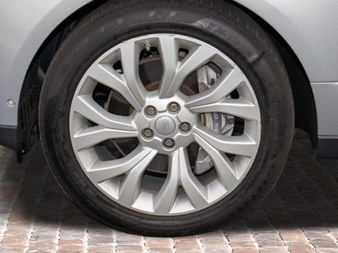 Used 2018 Land Rover Range Rover HSE image 38