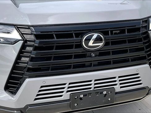 Used 2024 Lexus GX 550 w/ Accessory Package (Z1) AWD/4WD image 34