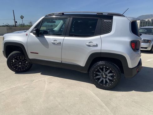 Used 2015 Jeep Renegade Trailhawk w/ Premium Leather Group image 16