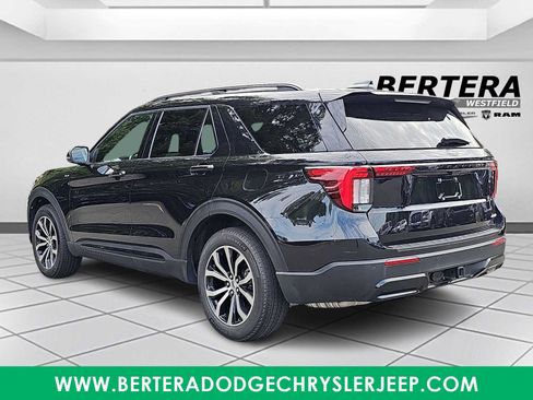 Used 2026 Ford Explorer ST-Line AWD/4WD image 4