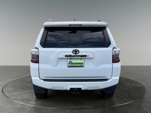 Used 2022 Toyota 4Runner SR5 Premium w/ Moonroof Package AWD/4WD image 8