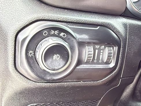 Used 2020 Jeep Wrangler Unlimited Sport image 35