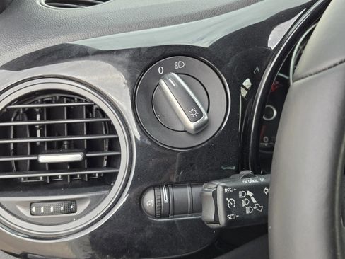 Used 2018 Volkswagen Beetle 2.0T S image 16