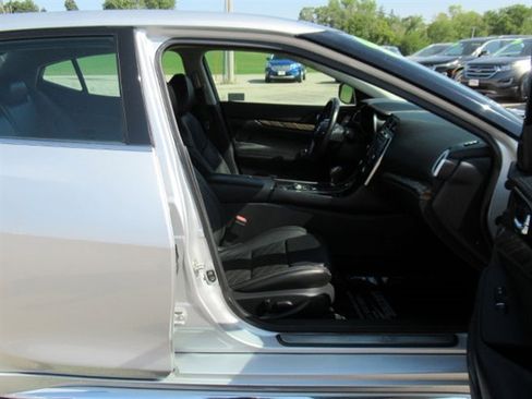 Used 2016 Nissan Maxima Platinum w/ Interior Lighting Package image 13