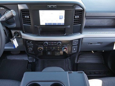New 2026 Ford F250 XL w/ XL Driver Assist Package AWD/4WD image 18