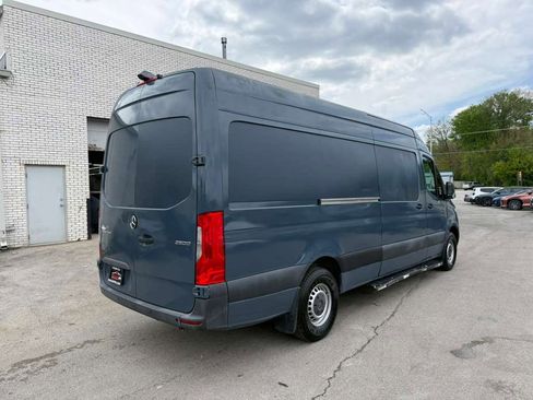 Used 2019 Mercedes-Benz Sprinter 170 image 4
