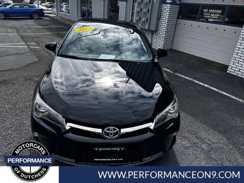 Used 2017 Toyota Camry SE image 3