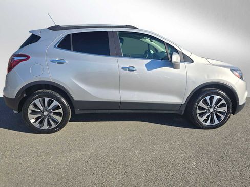 Used 2022 Buick Encore Preferred w/ Safety Package image 2