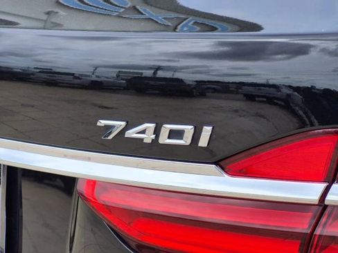 Used 2018 BMW 740i RWD image 38