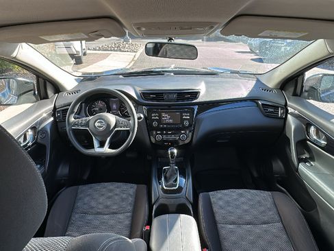 Used 2018 Nissan Rogue Sport SV image 26