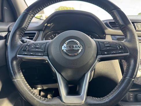 Used 2018 Nissan Rogue Sport SL w/ SL Premium Package FWD image 18