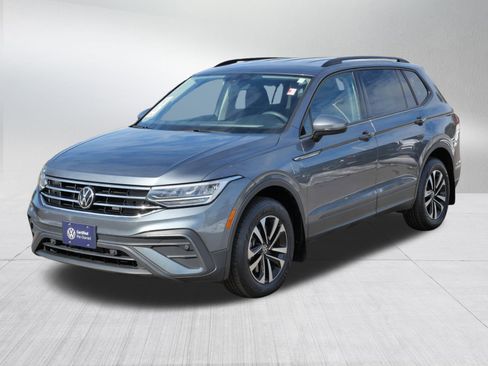 Used 2023 Volkswagen Tiguan S image 3