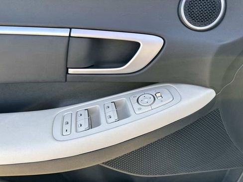 Used 2025 Hyundai Sonata SEL FWD image 39