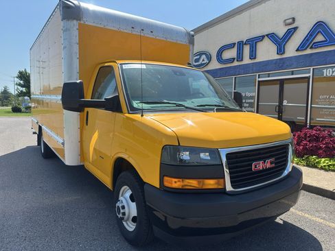 Used 2021 GMC Savana 3500 Extended w/ Power Convenience Package RWD image 2