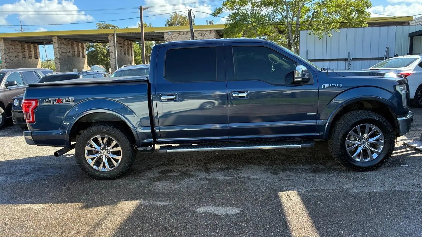 Used 2016 Ford F150 Lariat w/ Equipment Group 502A Luxury AWD/4WD image 4