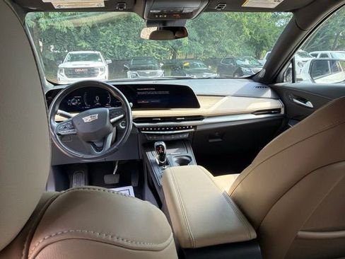 Certified 2024 Cadillac XT4 Premium Luxury AWD/4WD image 18