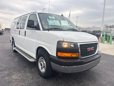 Used 2024 GMC Savana 2500 w/ Driver Convenience Package image 4