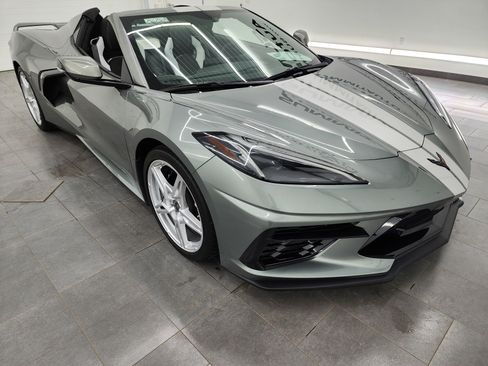 Used 2022 Chevrolet Corvette Stingray Premium Conv w/ Z51 Performance Package image 2
