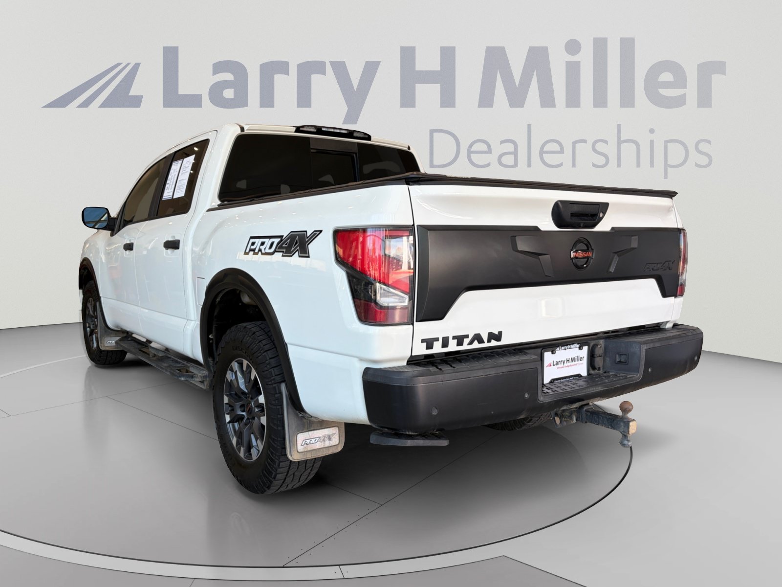 Used 2021 Nissan Titan PRO-4X w/ Pro-4x Utility Package AWD/4WD image 3