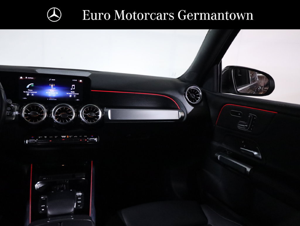 Used 2023 Mercedes-Benz GLB 250 4MATIC w/ Premium Package image 40